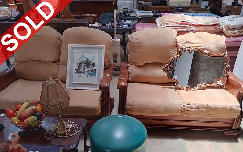 SELECTION OF COLLECTABLE FURNITURE, CLOCKS, CLOCK PARTS, VALVE RADIOS, SLOT MACHINES, PIN BALL MACHINES, APPLIANCES AND VEHICLES ETC ETC