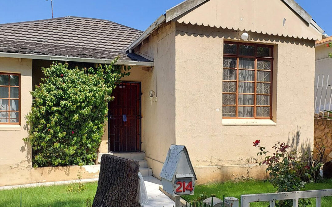 BEZUIDENHOUT VALLEY – 2 BEDROOM HOME