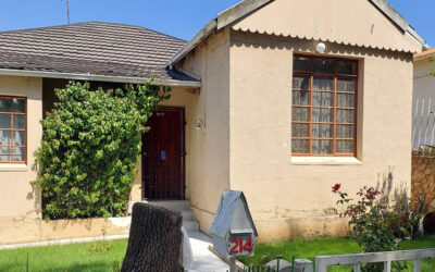 BEZUIDENHOUT VALLEY – 2 BEDROOM HOME